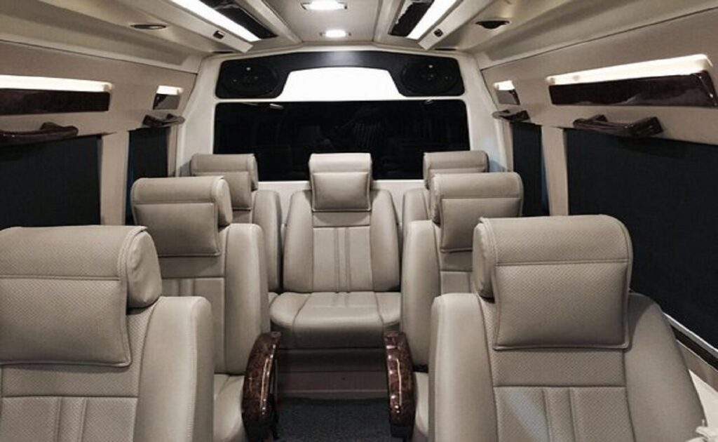 Luxury Tempo Traveller in Faridabad